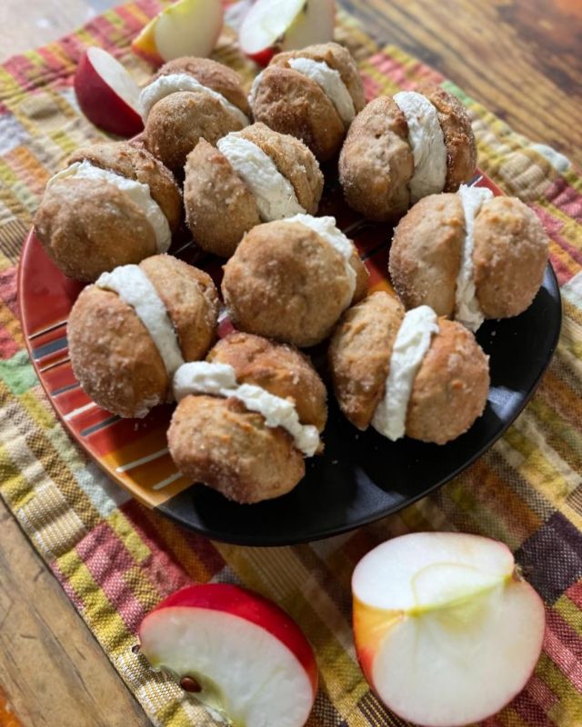 To celebrate the arrival of fall, we’ve made Apple Cider Whoopie Pies. Even better, they’re made with apple cider from our friends at @clarkdalefruitfarms! 🍎
.
.
.
#diemandfarm #wendellma #farmstore #shoplocal #buylocal #familyfarm #westernmass #franklincounty #pioneervalley #bealocalhero #othersidema #visitwesternma #igers413