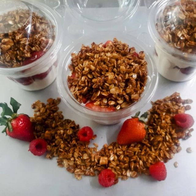 Sunshine + Layers = Perfection ☀️ Enjoy one of our delicious yogurt parfaits to celebrate the beautiful weather! We’re open normal business hours today, so grab one while they last.
.
.
.
#diemandfarm #wendellma #farmstore #shoplocal #buylocal #familyfarm #westernmass #franklincounty #pioneervalley #othersidema #marathonmonday #patriotsday