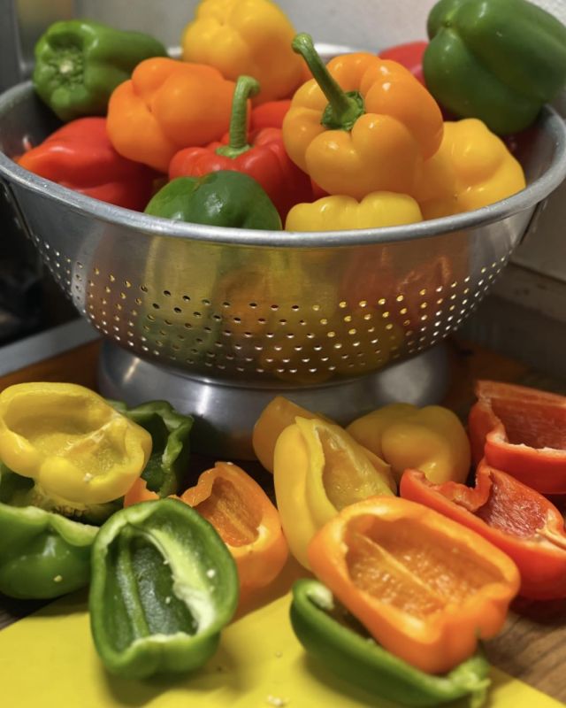 Spring has sprung and so have the vibrant colors! We're embracing the warmer weather with a burst of hues on our plates. From stuffed peppers to refreshing strawberry soup, we're indulging in the season's beauty! Who's ready to savor the flavors of spring?
.
.
.
#diemandfarm #wendellma #farmstore #shoplocal #buylocal #familyfarm #westernmass #franklincounty #pioneervalley #othersidema #visitwesternma #igers413 #413life #springhassprung