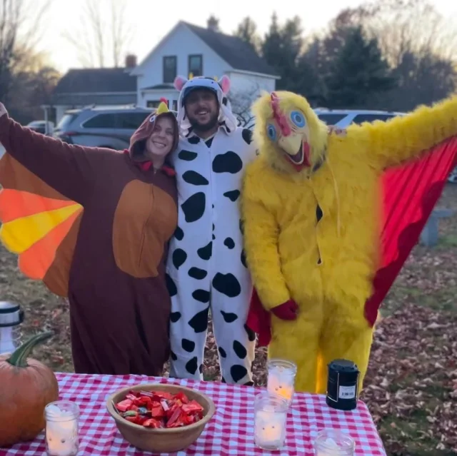 What a frightfully fun night at Wendell’s Ghost Town! We had such a blast seeing all the awesome costumes. Thank you to everyone who stopped by to share in the fun! Until next time, stay spooky and sweet!
. 
.
. 
#diemandfarm #wendellma #familyfarm #westernmass #franklincounty #pioneervalley #othersidema #visitwesternma #igers413 #413life #ghosttownwendell24  #happyhalloween @wendellfreelibrary